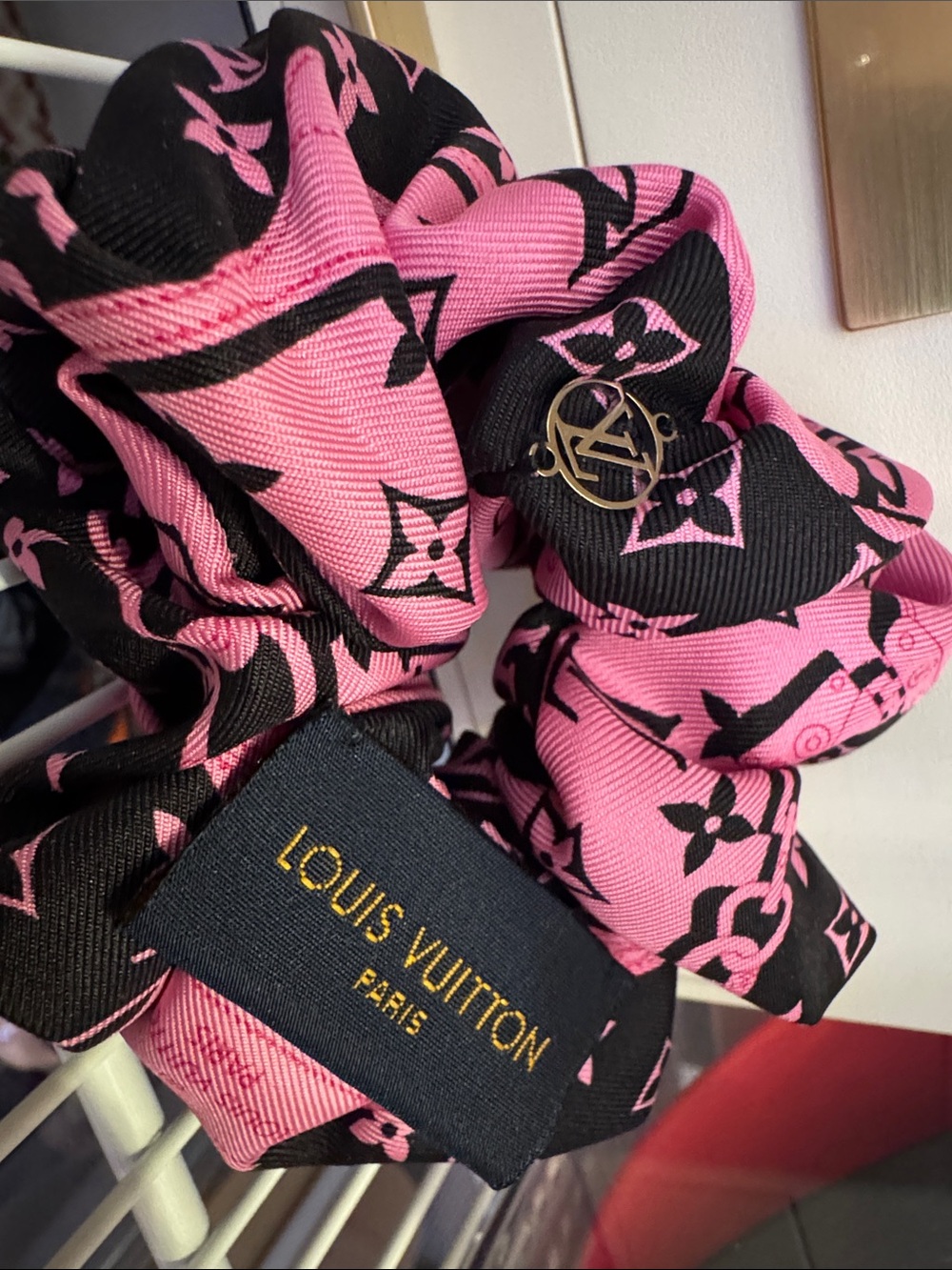 Louis Vuitton Pink and Black Scrunchie - Picture 4 of 4